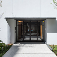 ONE ROOF RESIDENCE SHIN-OKACHIMACHI Entrance View